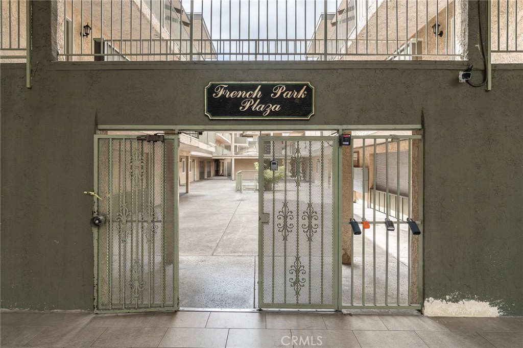 408 E Civic Center Drive 302