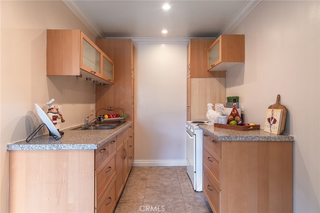 408 E Civic Center Drive 302