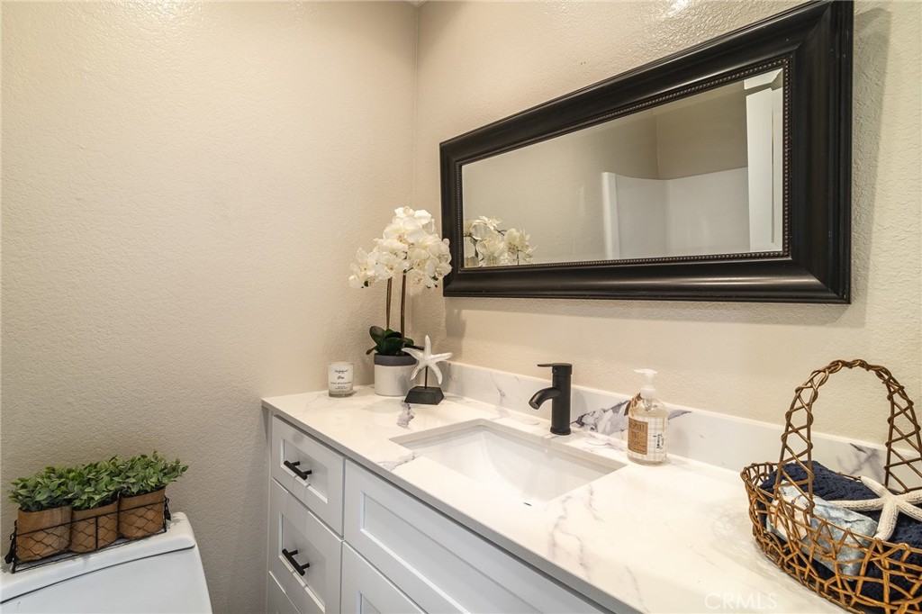 408 E Civic Center Drive 302