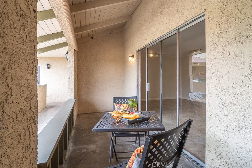 408 E Civic Center Drive 302