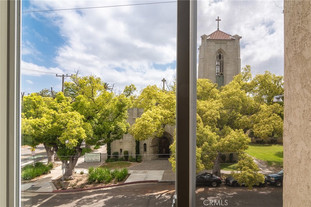 408 E Civic Center Drive 302