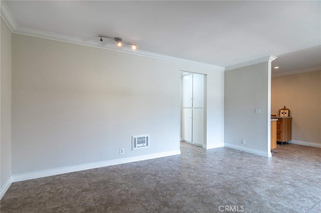 408 E Civic Center Drive 302