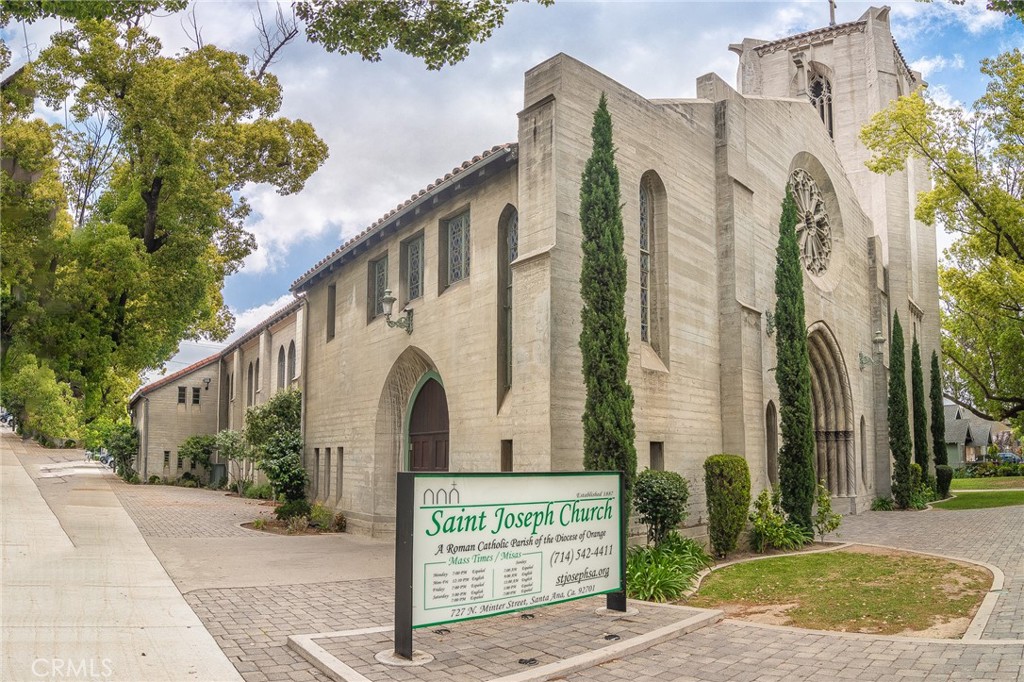 408 E Civic Center Drive 302