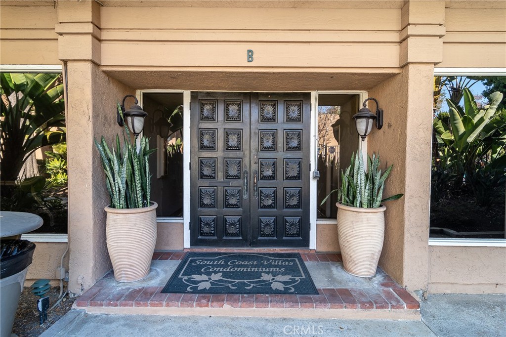 1101 W Macarthur Boulevard 304