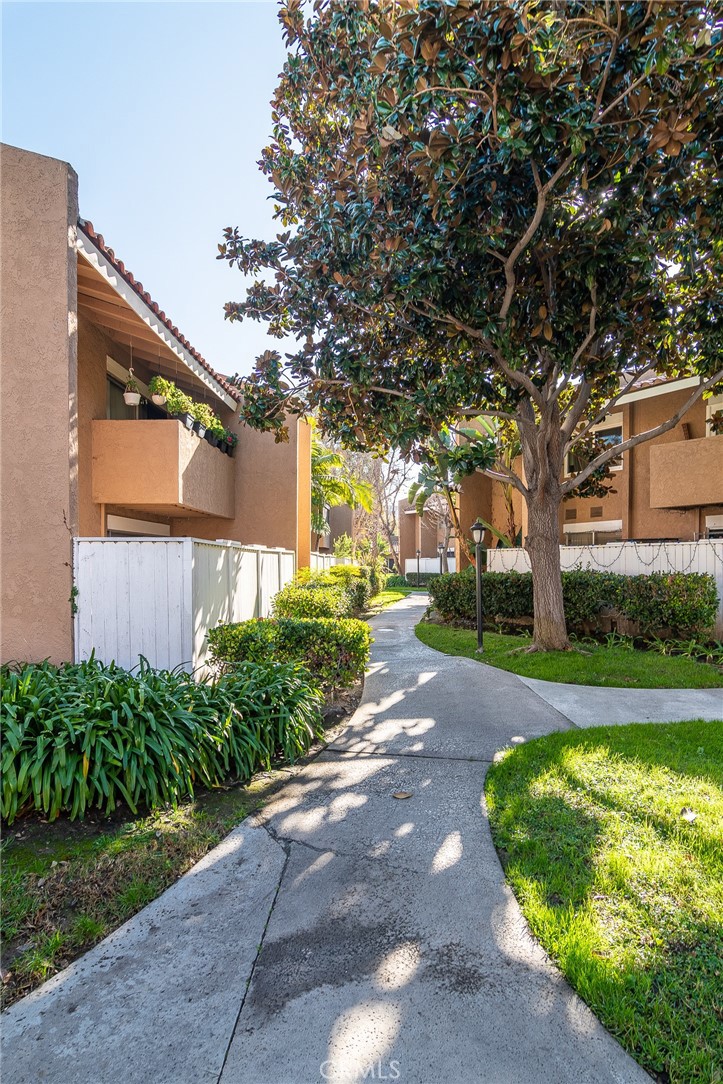 1101 W Macarthur Boulevard 304