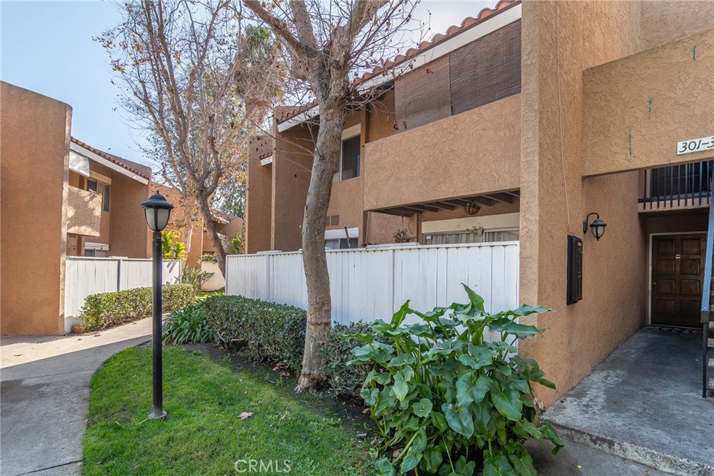 1101 W Macarthur Boulevard 304