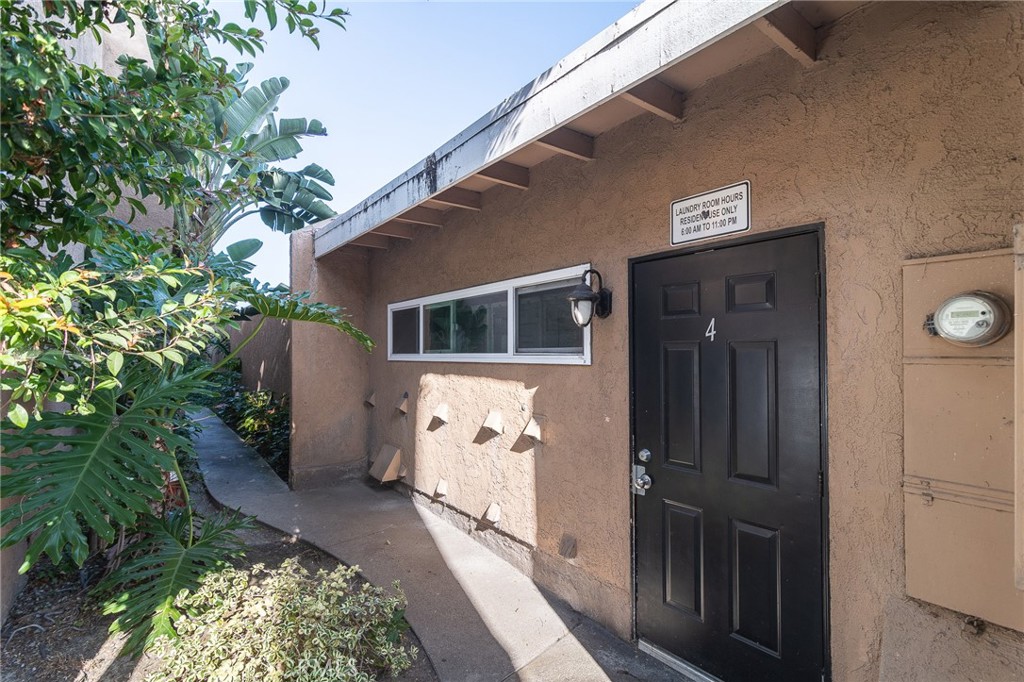 1101 W Macarthur Boulevard 304