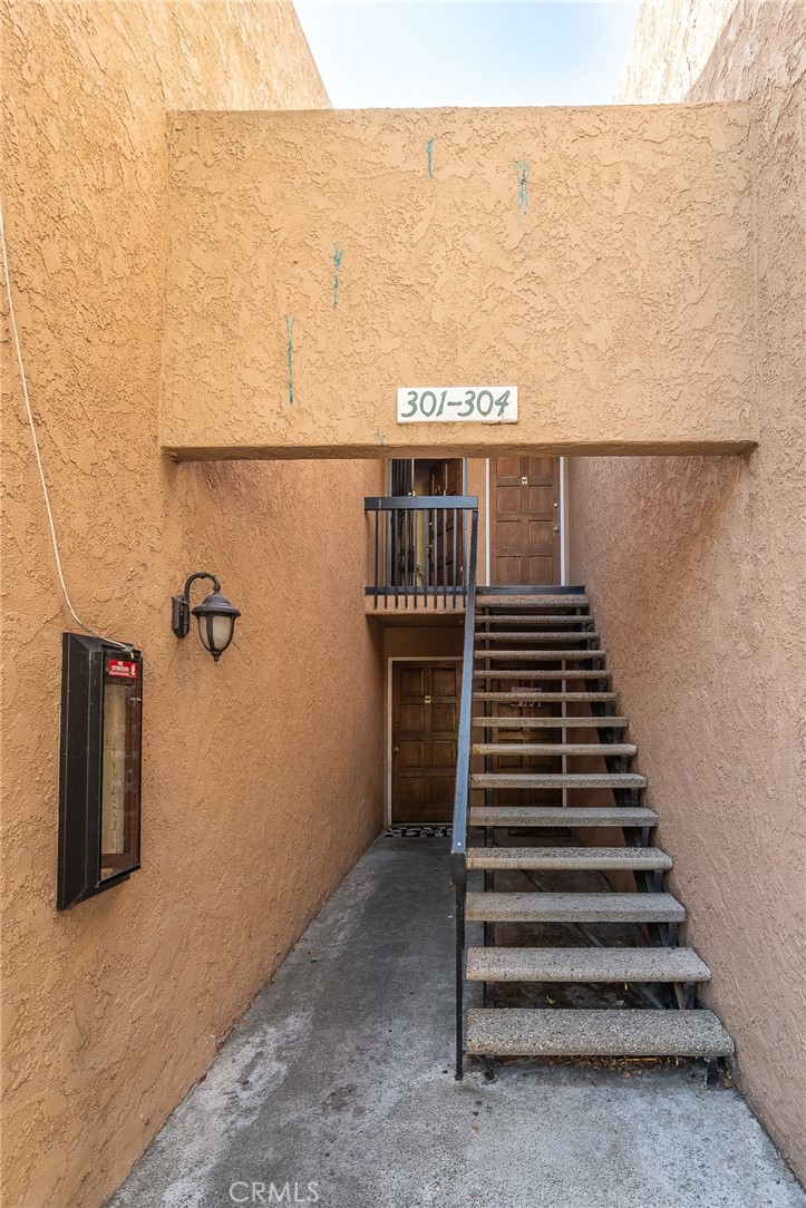 1101 W Macarthur Boulevard 304