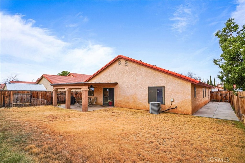 1614 E Lingard Street