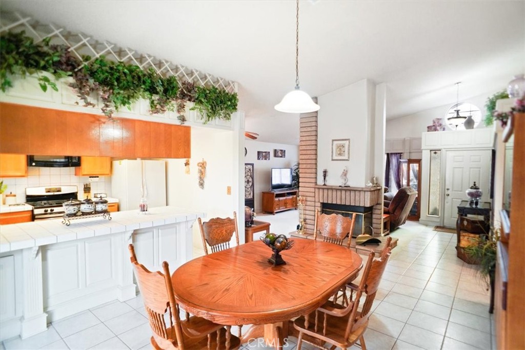 1614 E Lingard Street