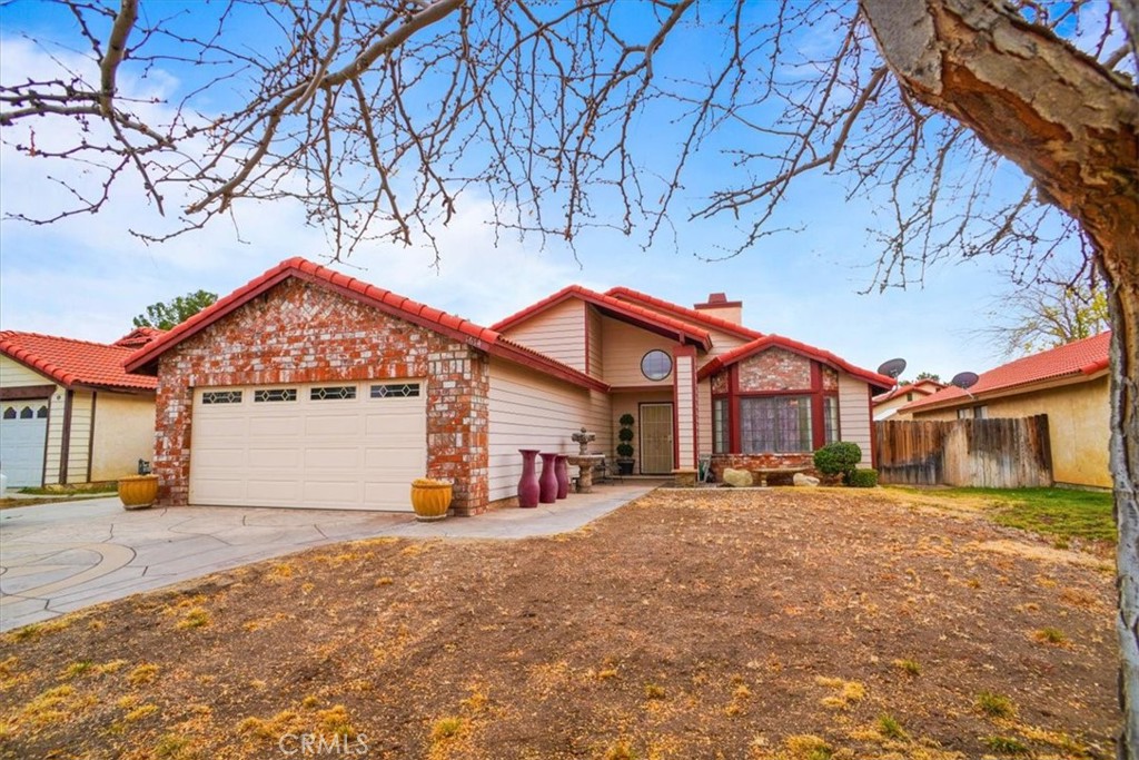 1614 E Lingard Street