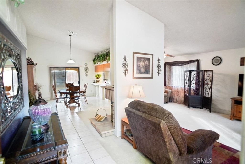 1614 E Lingard Street