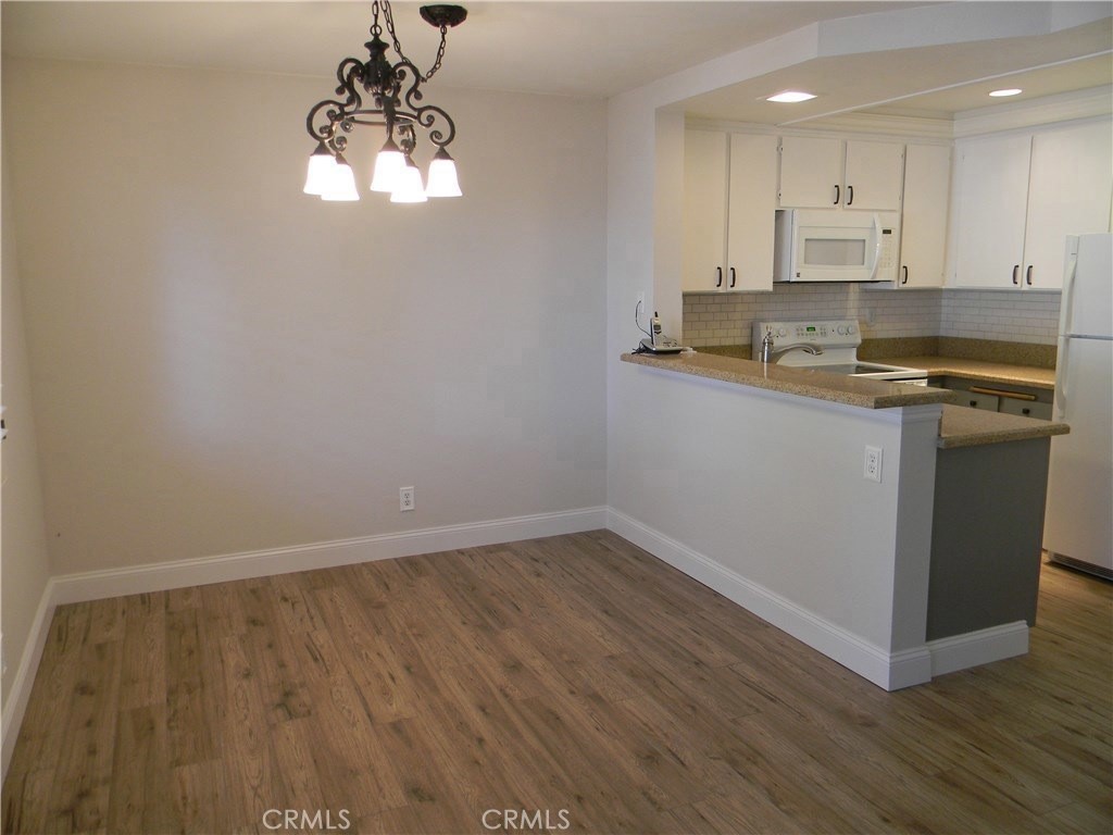 26146 Los Viveros 245