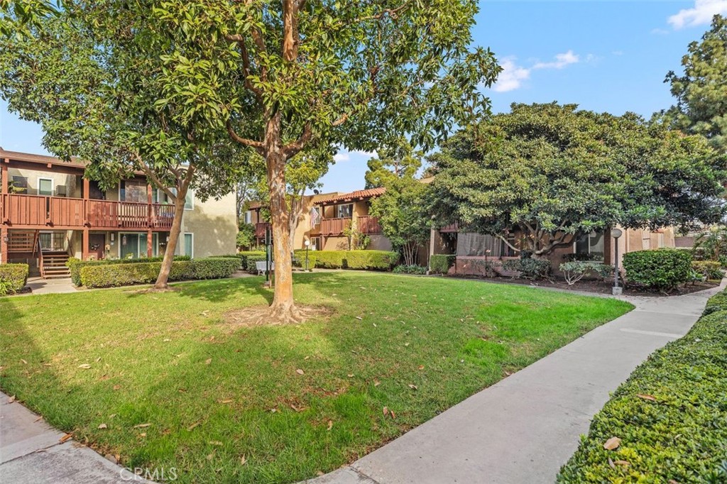 1000 W Macarthur Boulevard 144