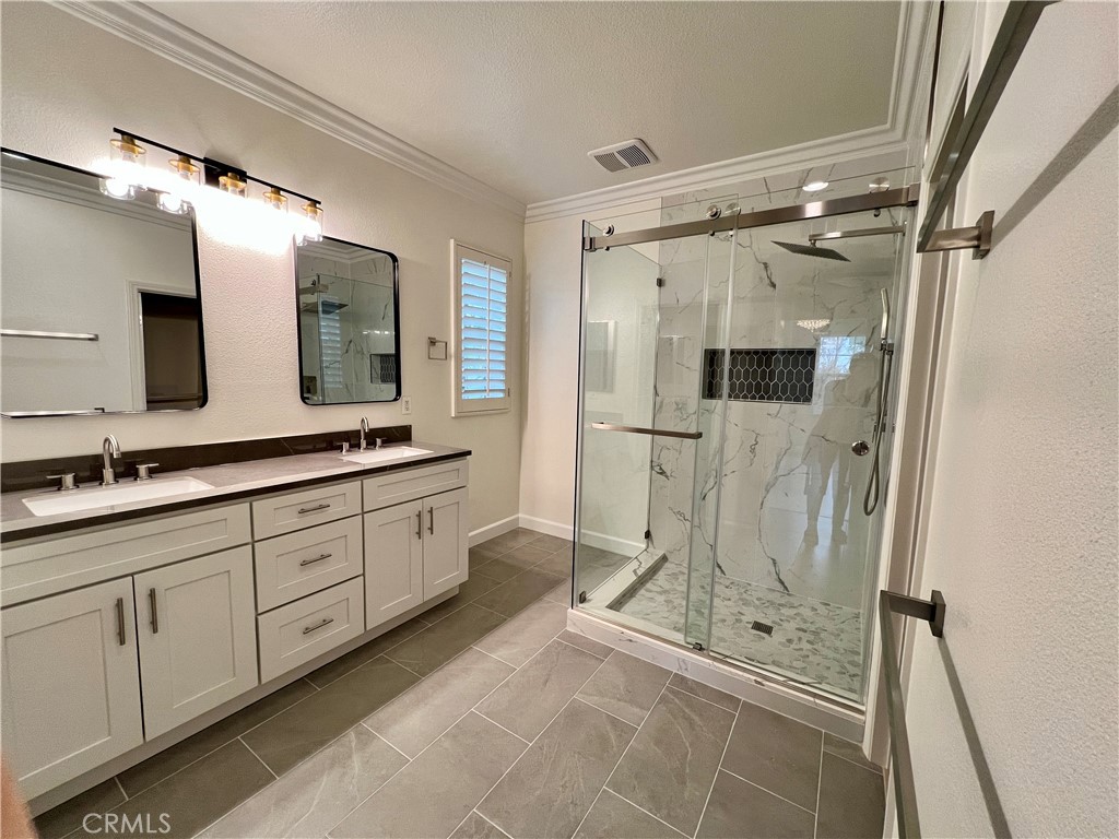 15218 Cambridge Street