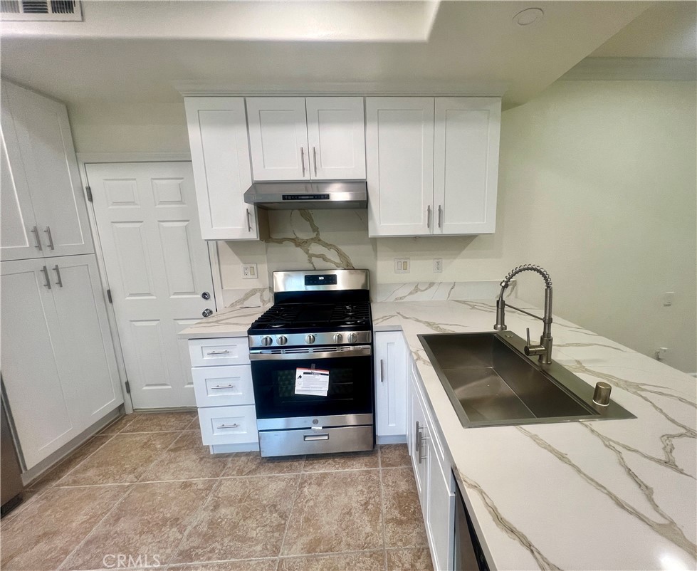 15218 Cambridge Street