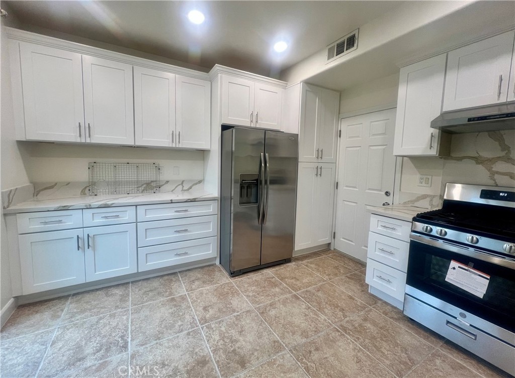 15218 Cambridge Street