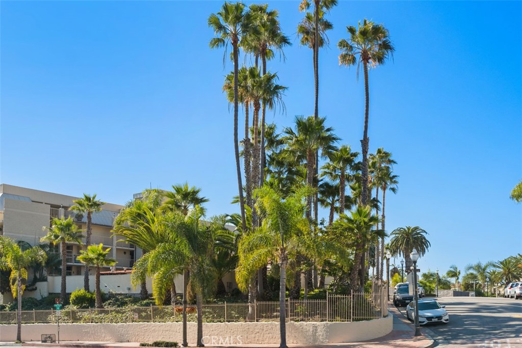 405 Avenida Granada 506