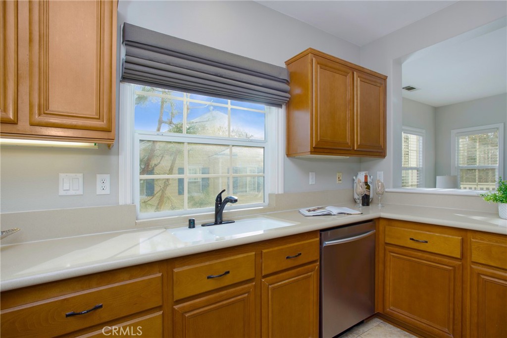 83 Strawflower Street