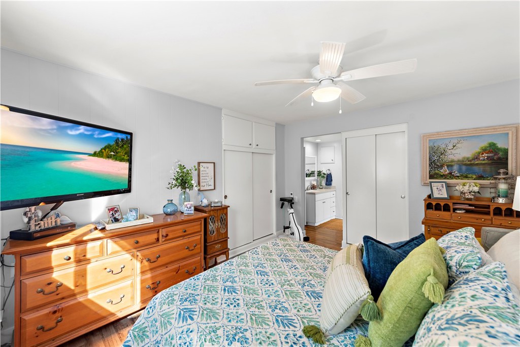 2329 Via Mariposa W A