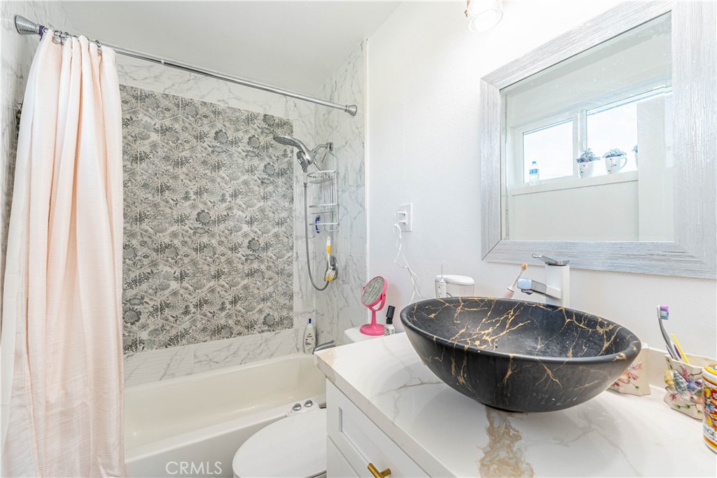 2520 W Glenhaven Avenue