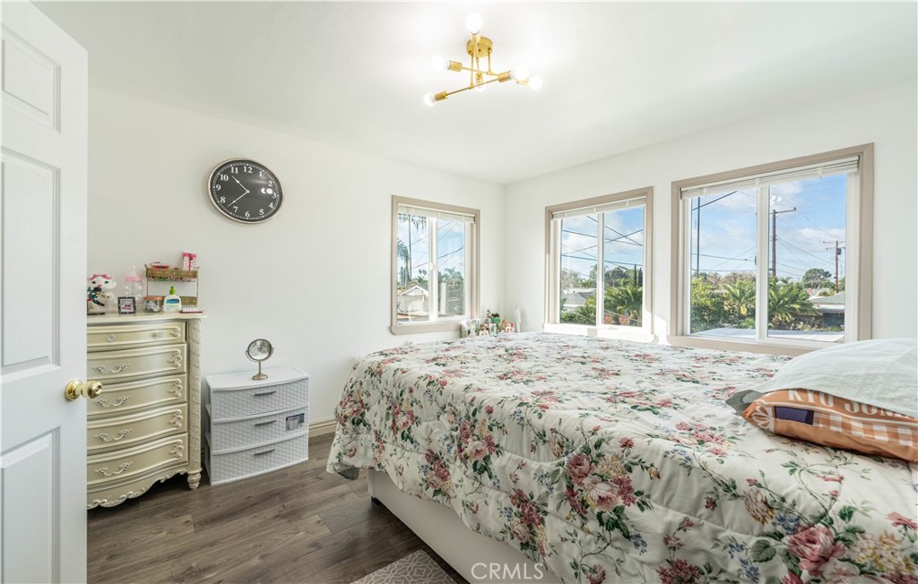 2520 W Glenhaven Avenue