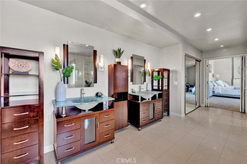 9167 McBride River Avenue