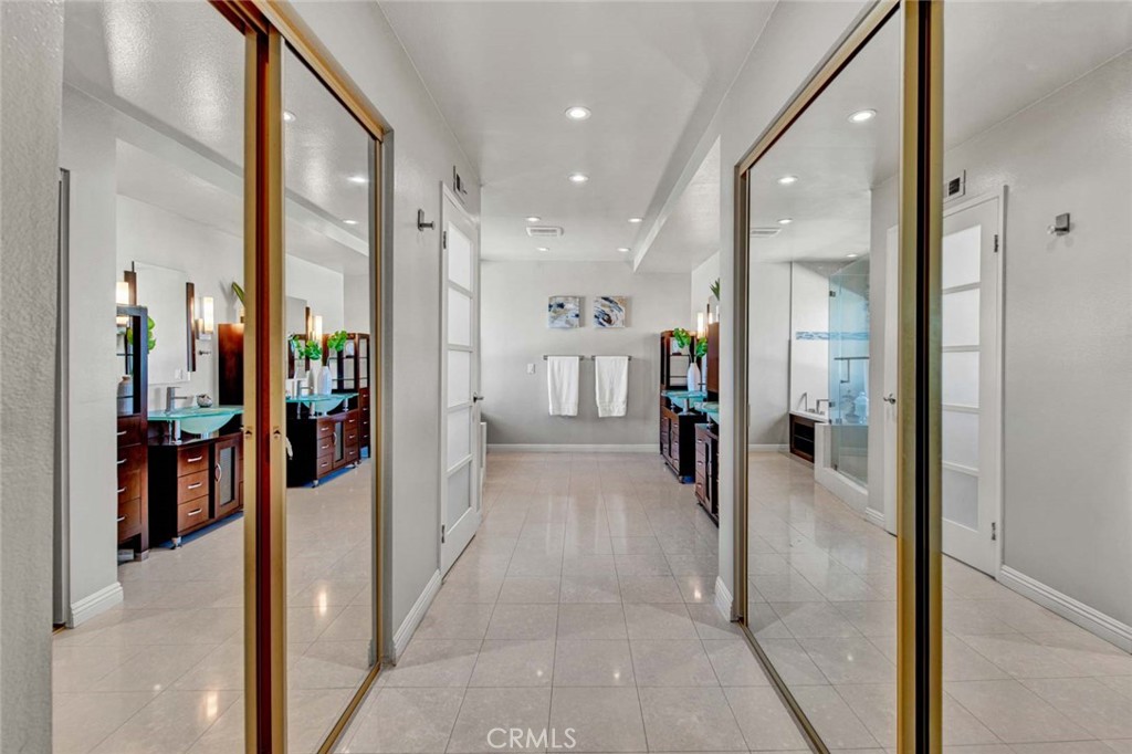 9167 McBride River Avenue