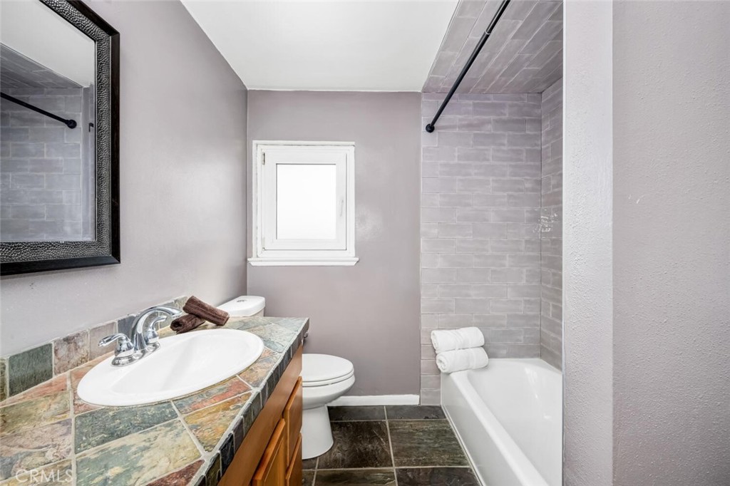 5211 Huntswood Circle