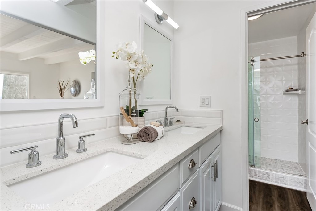 33692 Blue Lantern 8