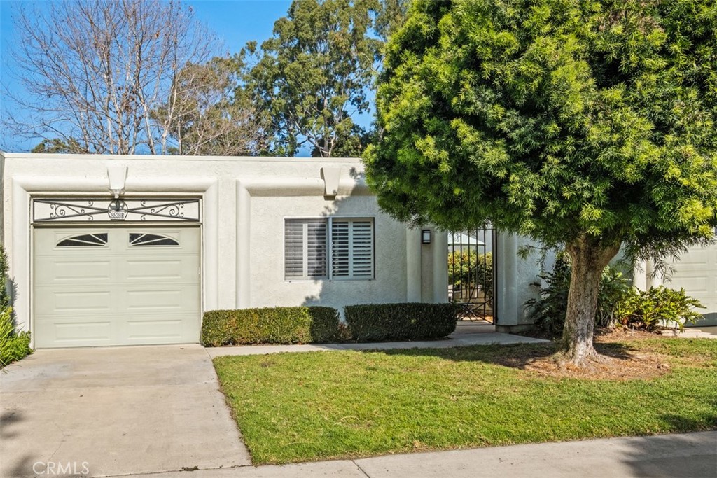 5539 Via La Mesa B