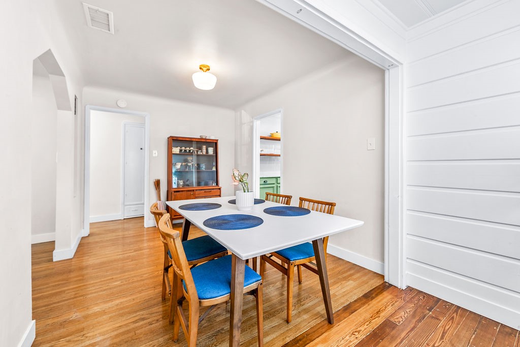 1515 E Hungerford Street