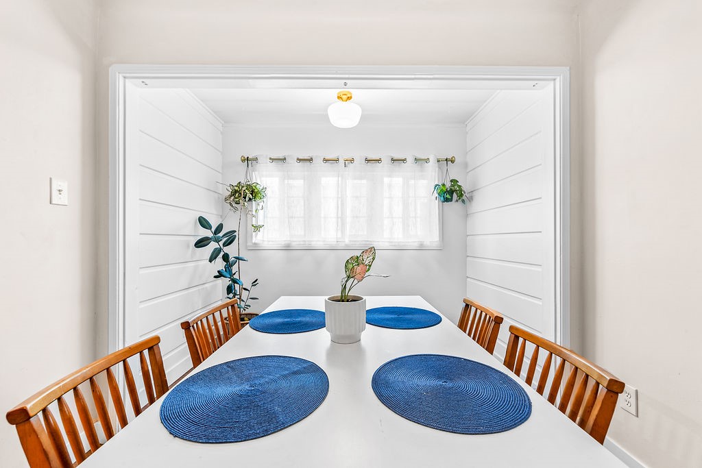 1515 E Hungerford Street