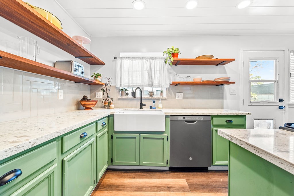 1515 E Hungerford Street