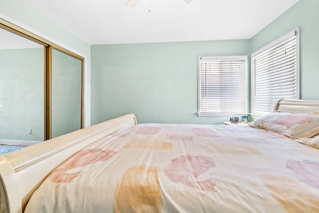 1515 E Hungerford Street