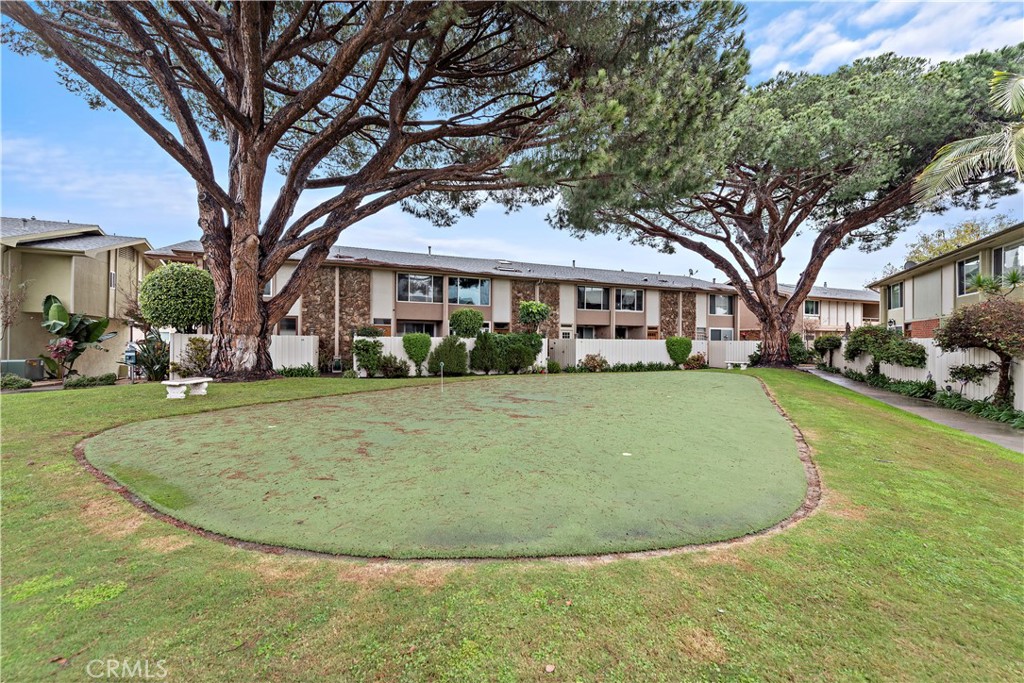 5215 Sepulveda Boulevard 4A