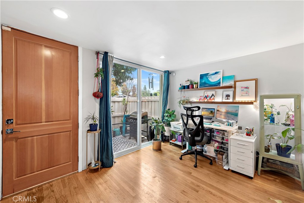 5215 Sepulveda Boulevard 4A