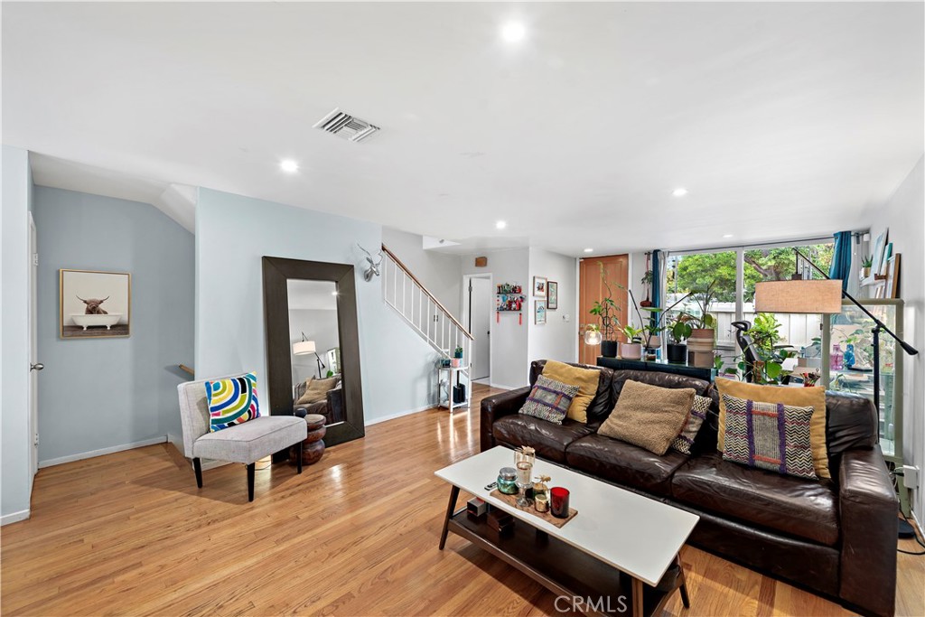 5215 Sepulveda Boulevard 4A