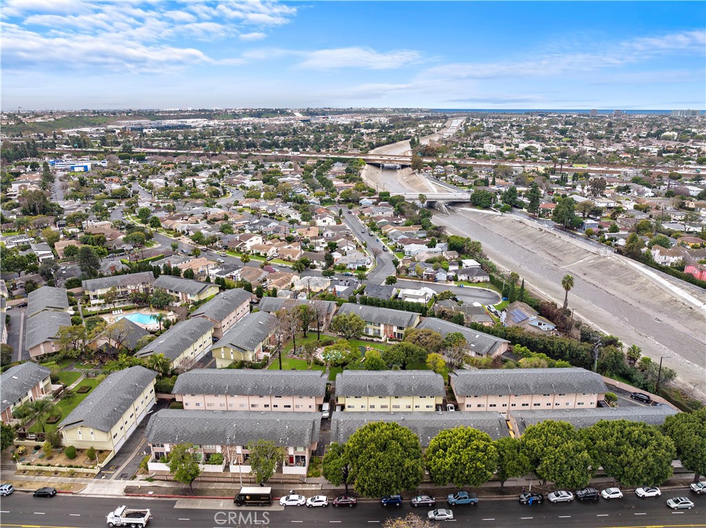 5215 Sepulveda Boulevard 4A