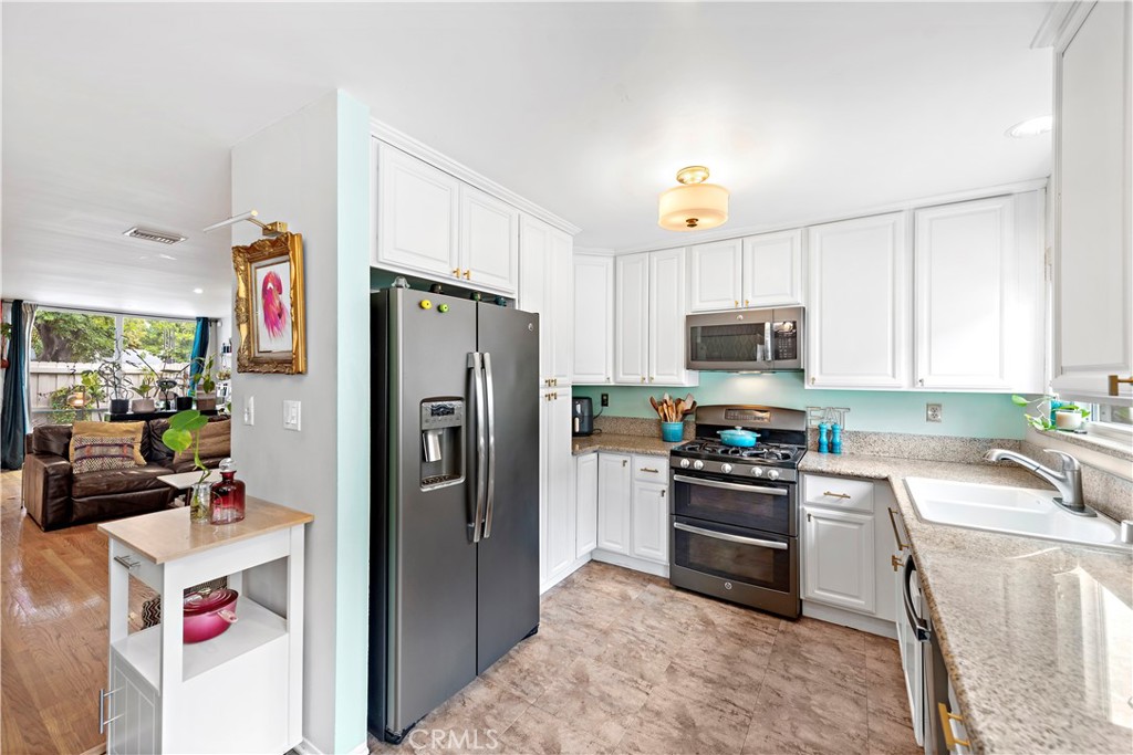 5215 Sepulveda Boulevard 4A