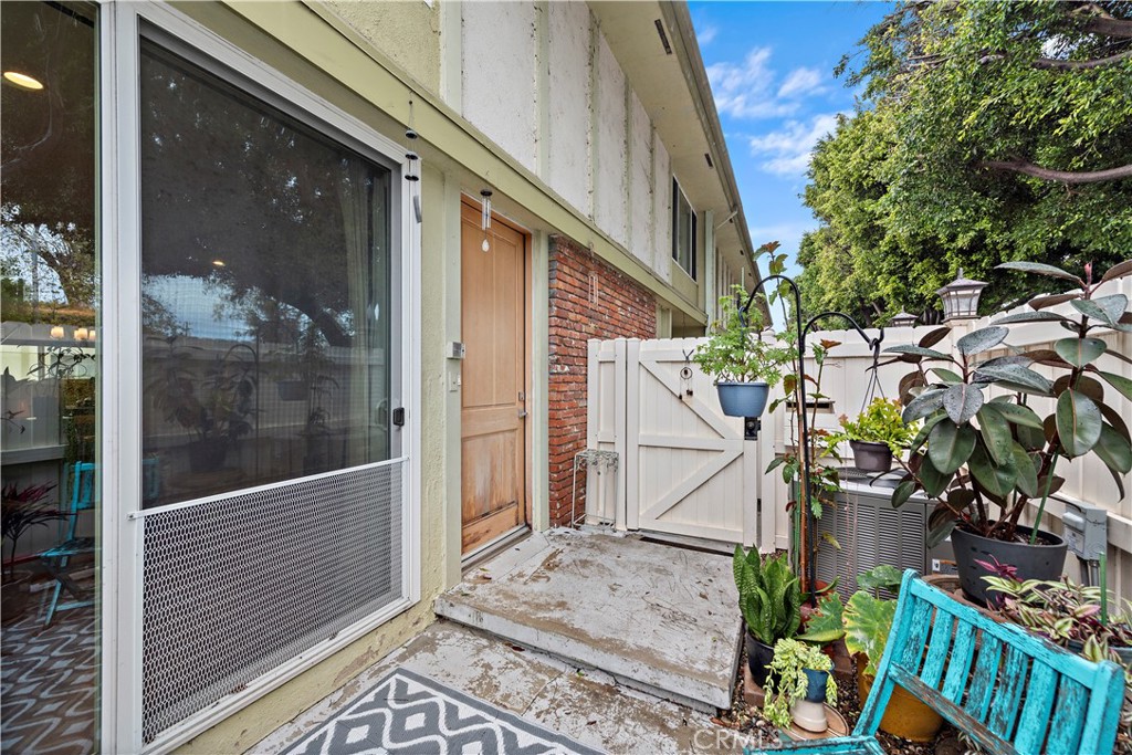 5215 Sepulveda Boulevard 4A