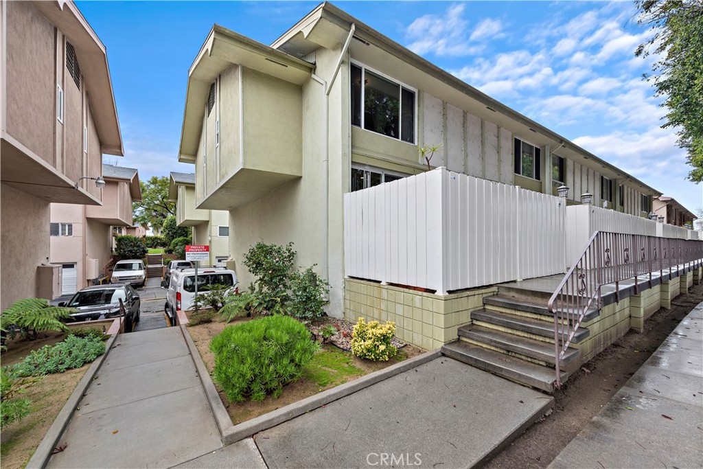 5215 Sepulveda Boulevard 4A