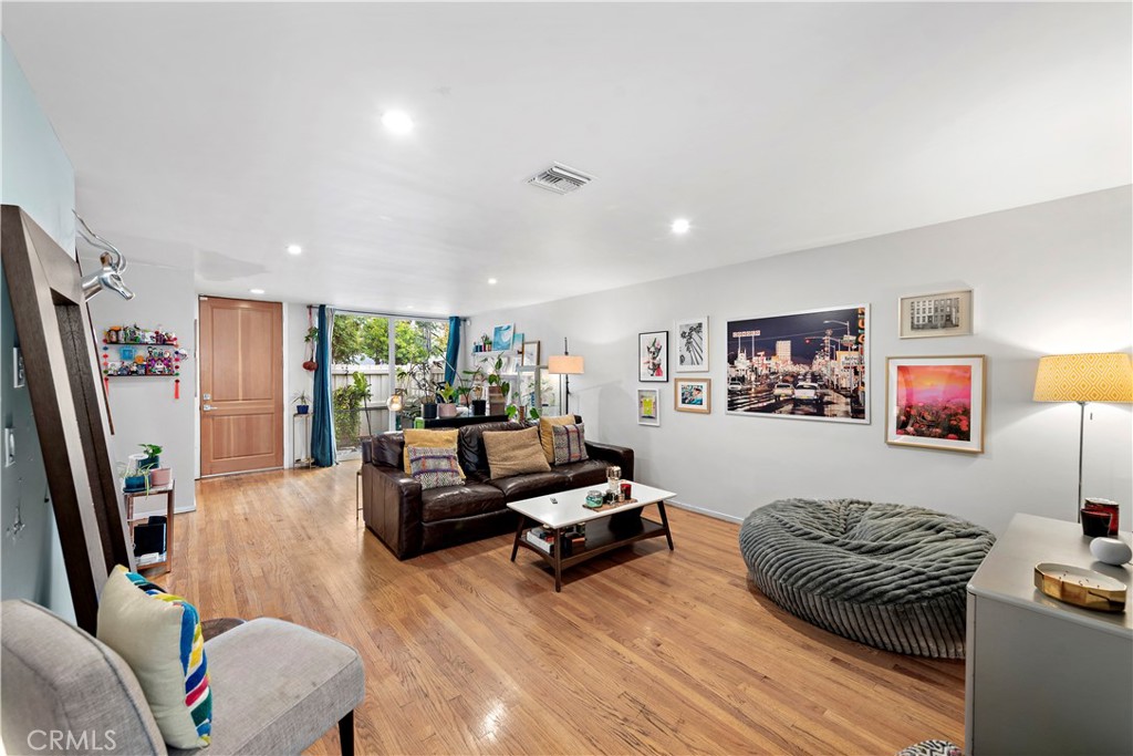 5215 Sepulveda Boulevard 4A