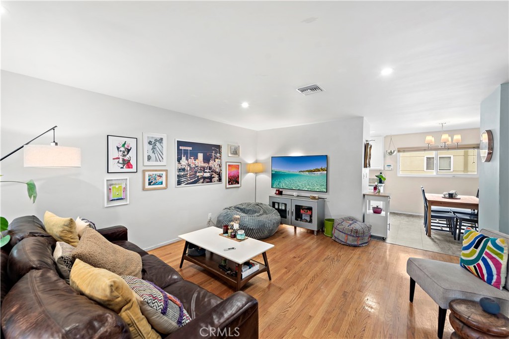 5215 Sepulveda Boulevard 4A