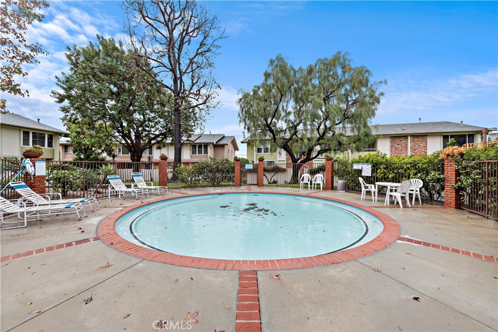 5215 Sepulveda Boulevard 4A