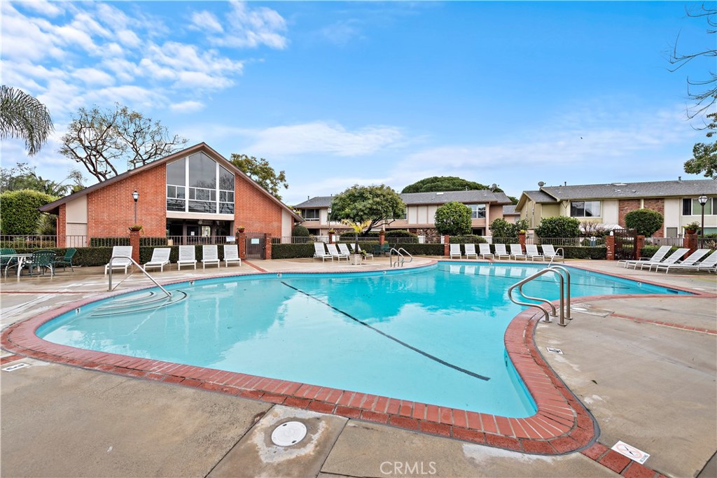 5215 Sepulveda Boulevard 4A