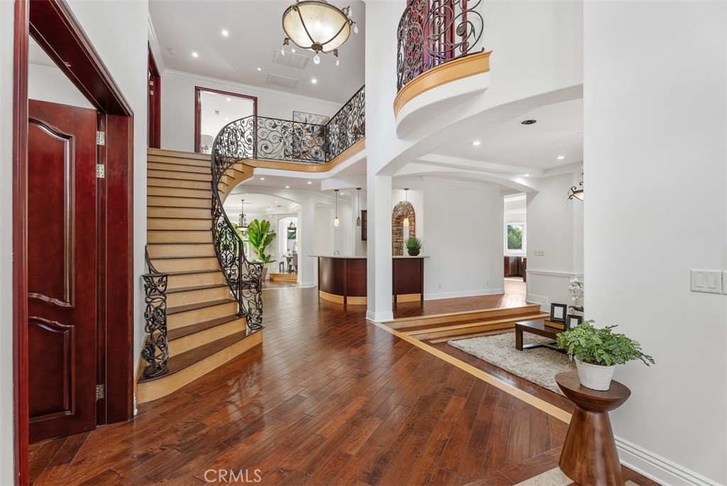 8684 Via Santa Cruz Avenue