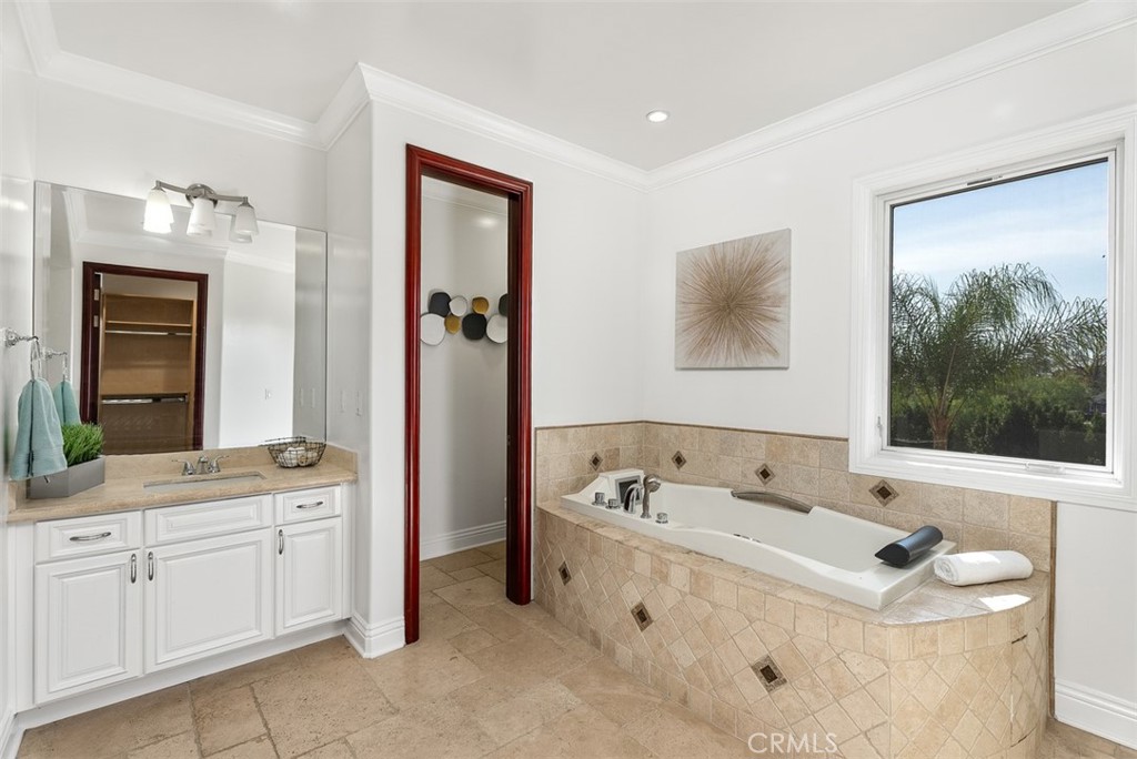 8684 Via Santa Cruz Avenue