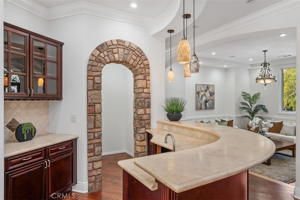 8684 Via Santa Cruz Avenue