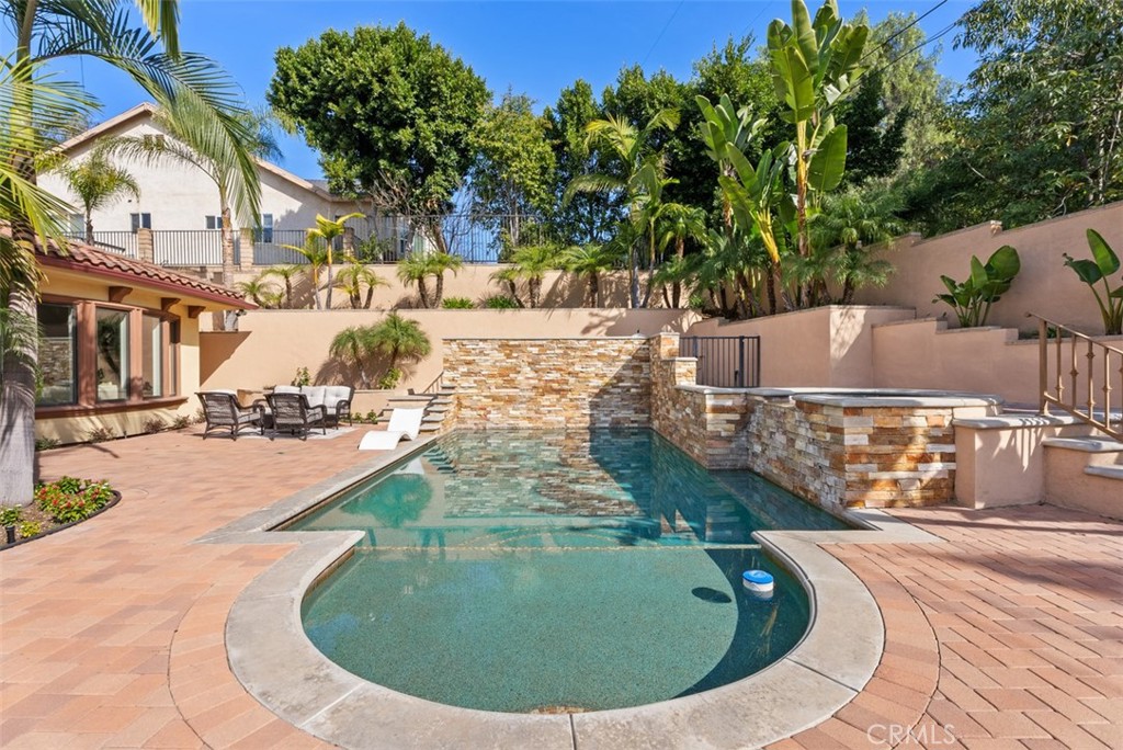 8684 Via Santa Cruz Avenue